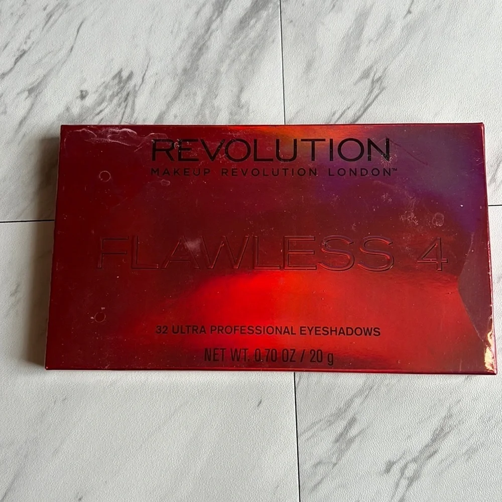 New Revolution Flawless 4 Eye Shadow Palette 32 colors